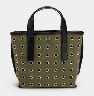 Bolso Tote con Tachuelas por 9.99€.