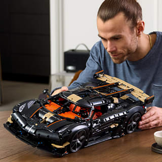 LEGO Technic - Megacar Sadair's Spear de Koenigsegg (42232) pour 358,90€ chez Leclerc