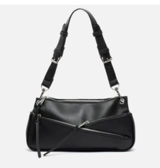 Bolso de hombro negro por 8.10€.