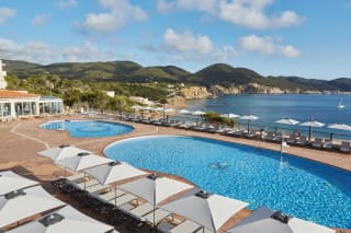 Ibiza Semana Santa y Verano 3 noches: Ferry con coche + Hotel 4* frente mar por 217€