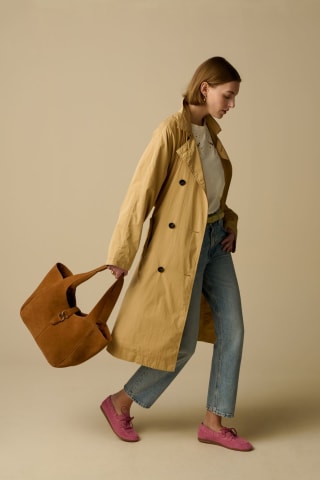Beige trenchcoat met ceintuur voor €68,70 bij Sissy-Boy