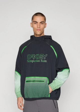 Cortavientos para Hombre Oakley TEMPESTAS SUM por 42.9€