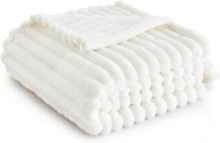 Bedsure Fleece Throw Blanket for Sofa – 130x170 cm, Fluffy & Cosy – £6.07