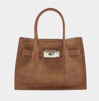 Bolso Tote estampado animal por 15.99€.