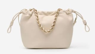 Bolso saco bandolera por 19.99€.