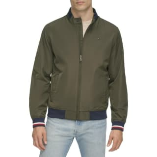 Chaqueta tipo bomber Tommy Hilfiger, ligera, de punto acanalado por $66.990 en Líder