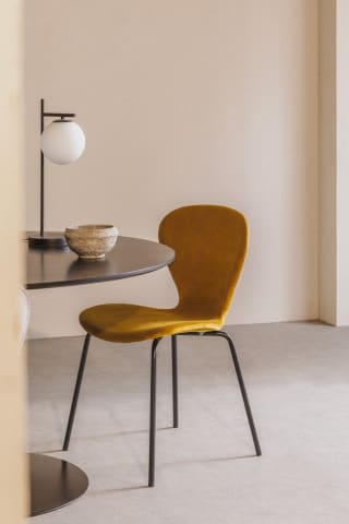 Silla de comedor apilable en terciopelo Uit por 28.95€, Pak 2 por 54,95€ y 4 por 99€