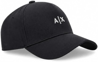 AX Armani Exchange gorra de béisbol por $561.66 en Amazon
