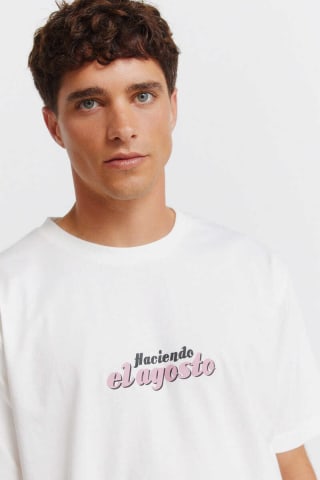Camiseta haciendo el agosto por 5,99€ en Springfield