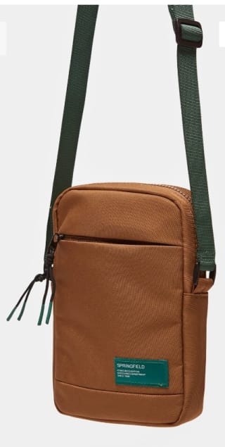 Bolso mediano cruzado para hombre por 9.99€.
