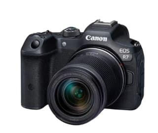 Canon appareil photo hybride eos r7 + rf-s 18-150mm f3.5-6.3 is stm à 1.411€
