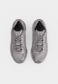 New Balance U740 UNISEX sneakers voor €71,95 bij Zalando