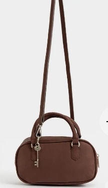 Cartera bowling suede chocolate Aprovecha la Oferta $4.999 Solo en TodoModa, Chile