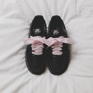 Baskets Nike Air Force 1 Low Satin LV8 à 85€
