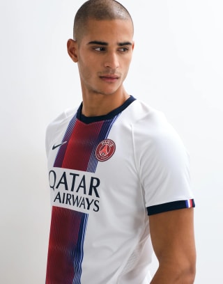 Nike Football PSG maillot extérieur Stadium blanc pour 79,99€ chez ASOS