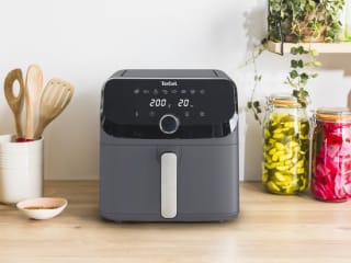 Tefal Easy Fry Mega EY855B (Airfryer XXL 7,5L) voor €76,49 bij Bol