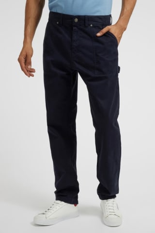 Guess Pantalón regular fit azul marino por 13.90€.