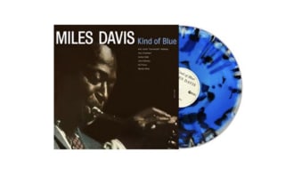 Miles Davis Álbum Kind of Blue en formato de vinilo azul y negro por 9,99€