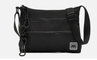 Bolso Bandolera pequeño en nylon por 9€.