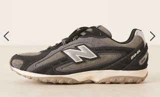 New Balance 204L trainers in black suede voor €34,99 bij ASOS