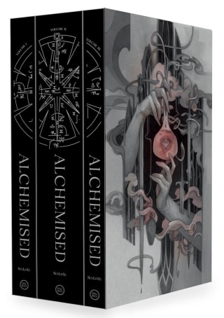 Alchemised (deluxe Three-volume Slipcase Edition) voor €69,96 bij Bol