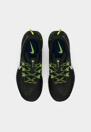 Nike Pegasus Trail 5 DV3864-011 por 69,90€ en Privé by Zalando
