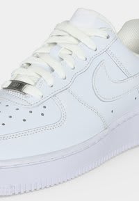 Nike Air Force 1 07 - Baskets basses pour 95,95€ chez Zalando