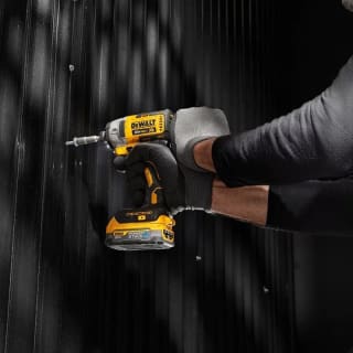 DeWalt DCK287E2-B3 combo Taladro y Atornillador 20V MAX XR por $5,699 en Costco