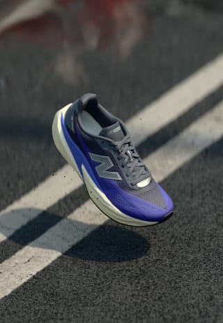New Balance FuelCell Rebel v5 por 83,90€ en Privé by Zalando