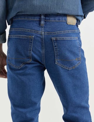 Jeans straight Aero lavado medio para hombre por $164.50 en Liverpool