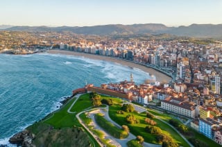 Hotel Faranda Pathos 3★ céntrico con desayuno + Free Tour por 36€ en Traventia