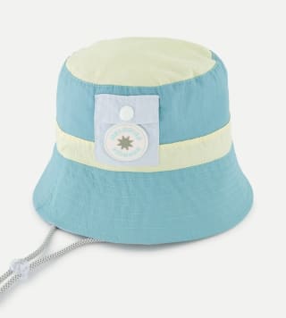 Gorra camping de niño por 4.79€.
