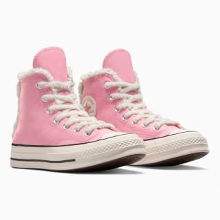 Oferta hasta 85% descuento Converse y New Balance calzado deportivo