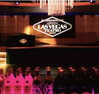 Cena Espectáculo Teatro Las Vegas por 44,99€