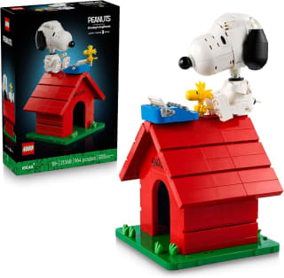 LEGO Ideas Peanuts: La Casita de Snoopy (21368) por $1,699 en Amazon