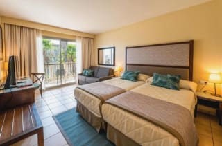 Escapada PortAventura World: hotel 4* + 2 días parques por 52€ en Buscounchollo