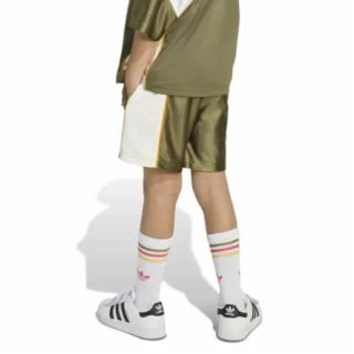 Conjunto Adidas Niño Oliva/Blanco $38.990 Oferta Disponible Bold, Chile