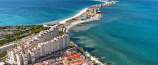 Estamcia La Manga en una habitación con vistas al mar desde 69€