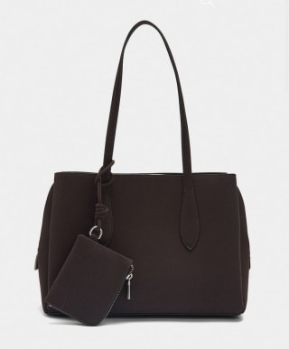 Bolso para portátil 13" textura suave por 19.99€.