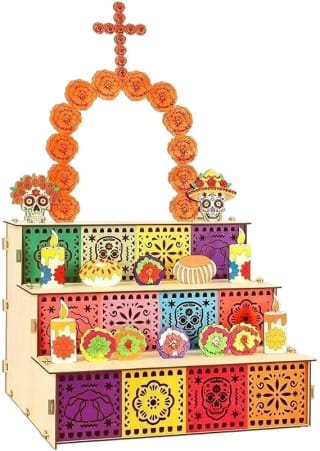 Caja de ofrenda de madera para Día de los Muertos por $299 en Amazon