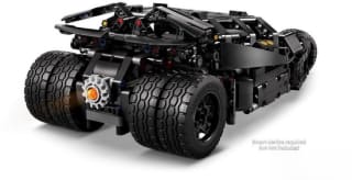 LEGO Technic Batmobile Tumbler (42239) voor €139,64 bij Bol
