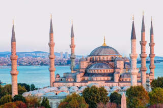 Vuela a Estambul 4 noches por 202€ en Traventia
