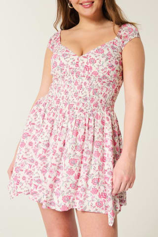 Vestido evasé Hollister por 10.9€