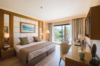 Escapada PortAventura World: hotel 4* + 2 días parques por 52€ en Buscounchollo