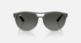 Les lunette de soleil Brad de chez Ray-Ban à 86€