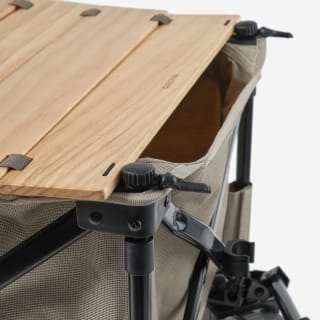 Table de camping en bois pour Trolley All Road Quechua à 9,99€ chez Decathlon