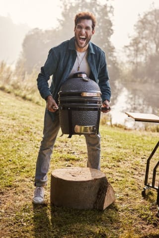 Grill Guru Kamado Compact voor €249 bij Albert Heijn