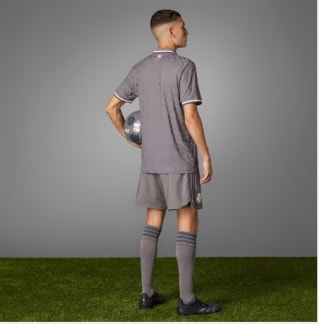 Maillot Third Real Madrid 24/25 à 75€