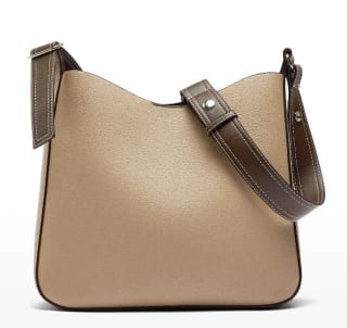 Bolso de hombro con textura por 17.99€.