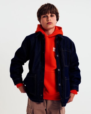Donkerblauw jeansvest Fish & Chips voor €10 bij JBC